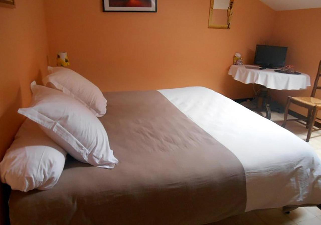 Auberge De La Valette Saint-Izaire Экстерьер фото